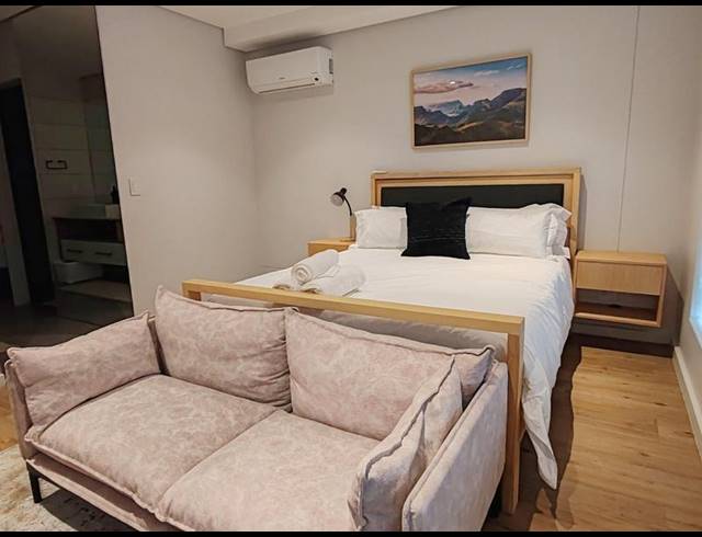 2 BEDROOM PROPERTY TO RENT IN SEA POINT